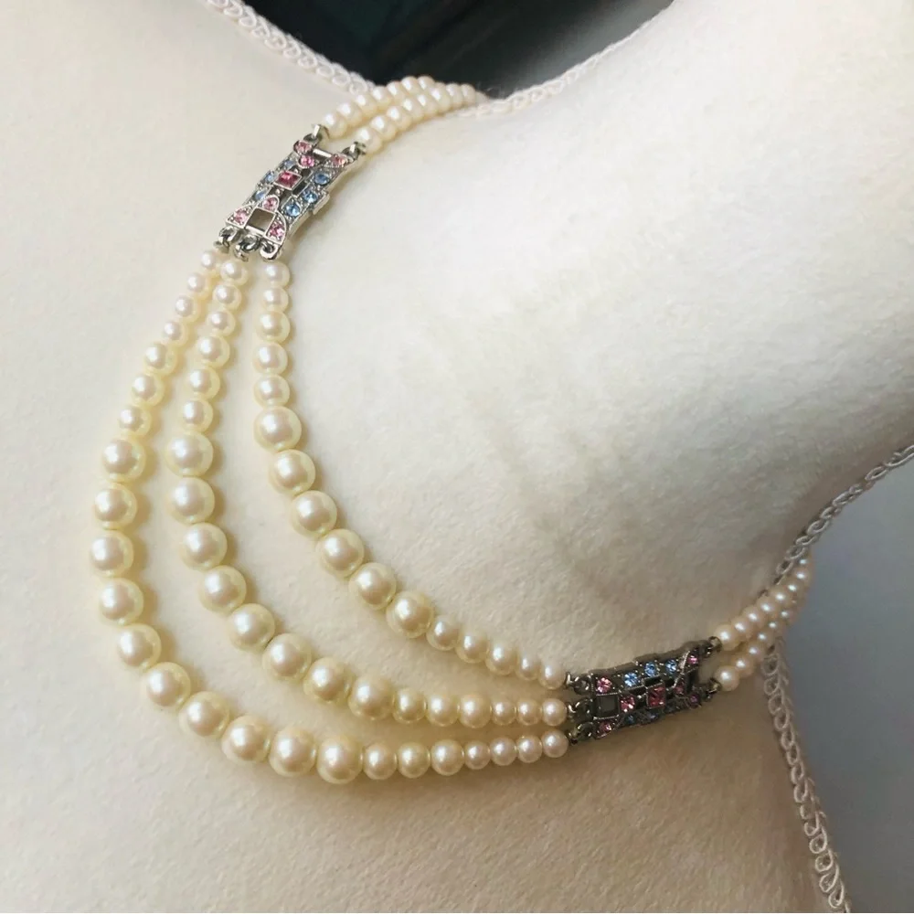 Vintage 1928 elegant classy pearl necklace and earring set